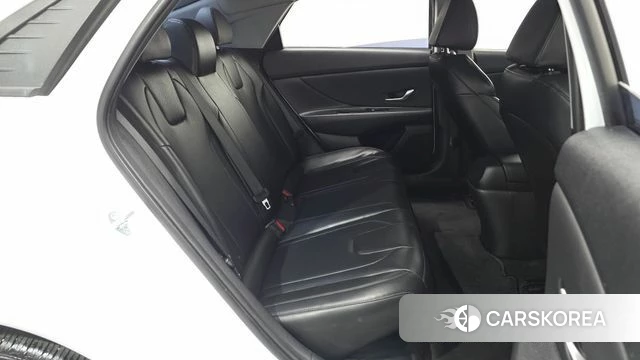 Hyundai Avante Hybrid (CN7) 2023 Белый из Кореи, фото 3