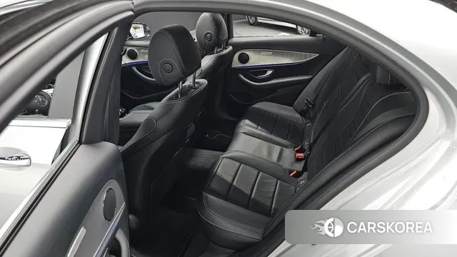 Mercedes-Benz E-Class W213 2019 Серебряный из Кореи, фото 3