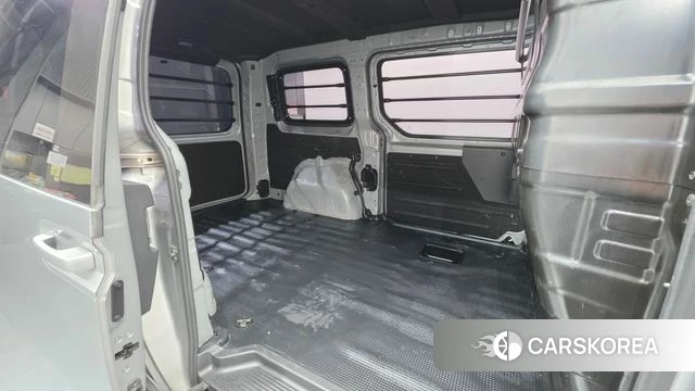 Hyundai Staria 2021 Серебряный из Кореи, фото 3