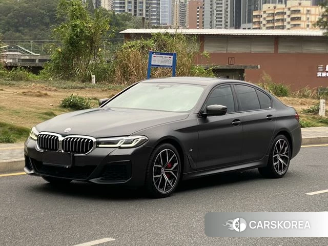 BMW 5 series (imported) 2022 Темно-серый из Китая, фото 3