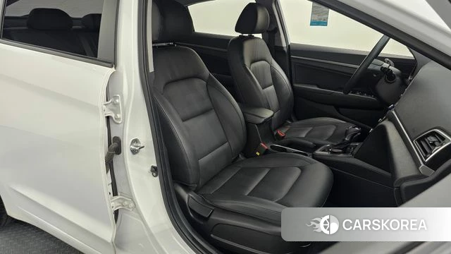 Hyundai Avante AD 2018 Белый из Кореи, фото 3