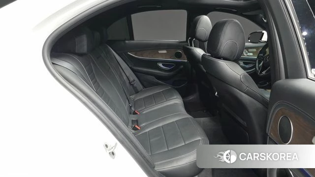 Mercedes-Benz E-Class W213 2021 Белый из Кореи, фото 3