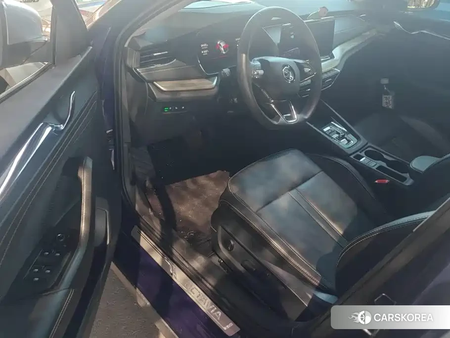 Skoda Octavia 2022 Silver/gray из Китая, фото 3