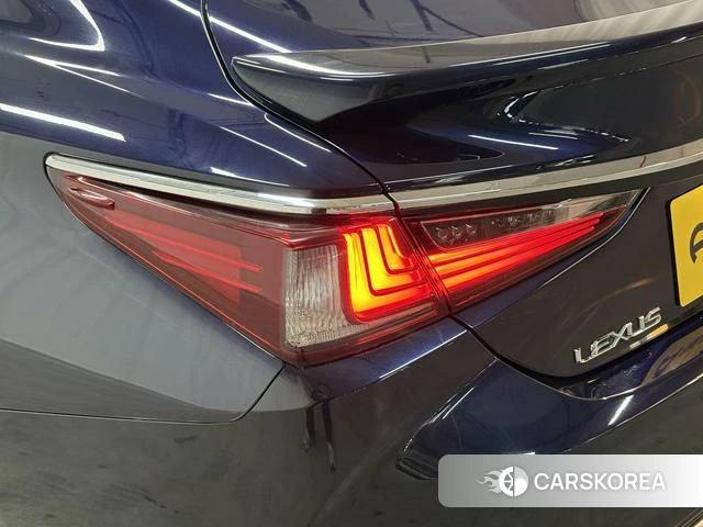 Lexus ES 2021 Синий из Китая, фото 3