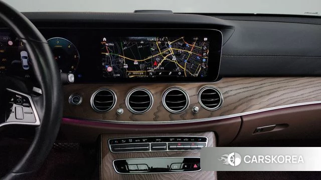 Mercedes-Benz E-Class W213 2021 Белый из Кореи, фото 3