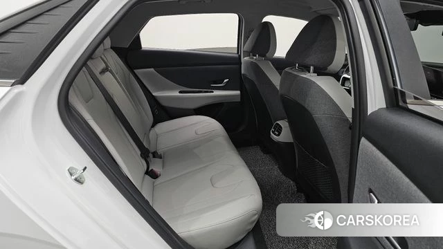 Hyundai Avante (CN7) 2023 Белый из Кореи, фото 3