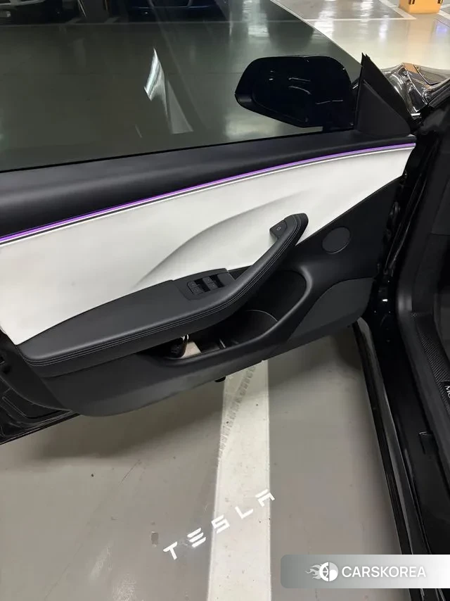 Tesla Model 3 2024 Черный из Кореи, фото 3