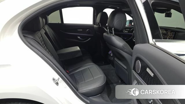 Mercedes-Benz E-Class W213 2022 Белый из Кореи, фото 3