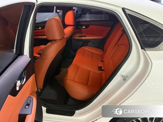 Kia The New K3 2nd generation 2021 Белый из Кореи, фото 3
