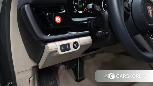 Porsche Panamera (972) 2024 Песочный из Кореи, фото 3