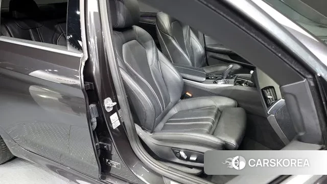 BMW 5 Series (G30) 2018 Серый из Кореи, фото 3