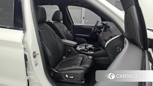 BMW X3 (G01) 2022 Белый из Кореи, фото 3