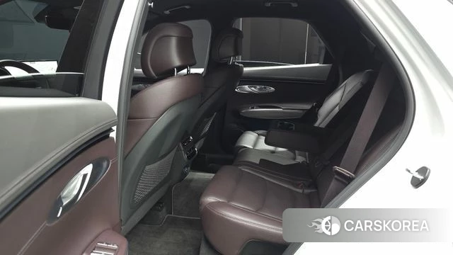 Genesis GV70 2023 Белый из Кореи, фото 3