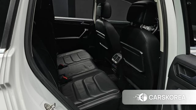 Volkswagen Tiguan second Generation 2020 Белый из Кореи, фото 3