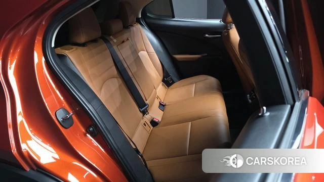 Lexus UX250h id 3795622 из Кореи 3