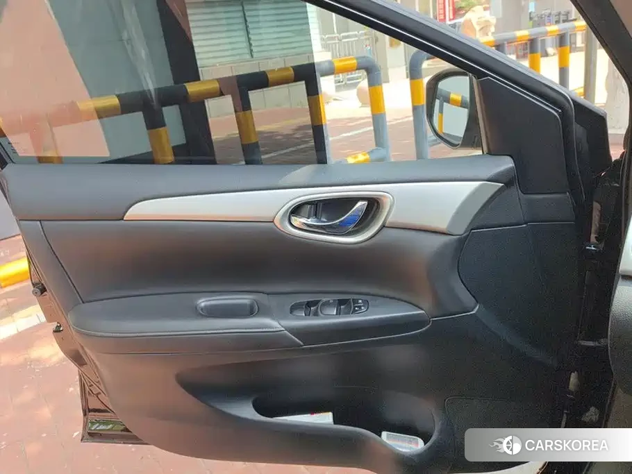 Nissan Sylphy 2024 Черный из Китая, фото 3
