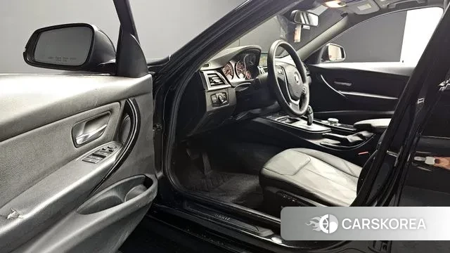 BMW 3 Series (F30) 2018 Черный из Кореи, фото 3