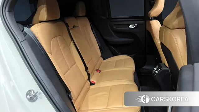 Volvo XC40 2022 Белый из Кореи, фото 3