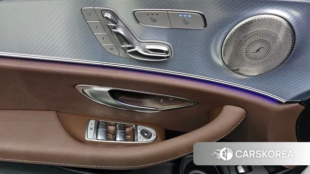 Mercedes-Benz E-Class W213 2021 Белый из Кореи, фото 3