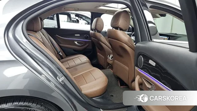 Mercedes-Benz E-Class W213 2018 Серый из Кореи, фото 3