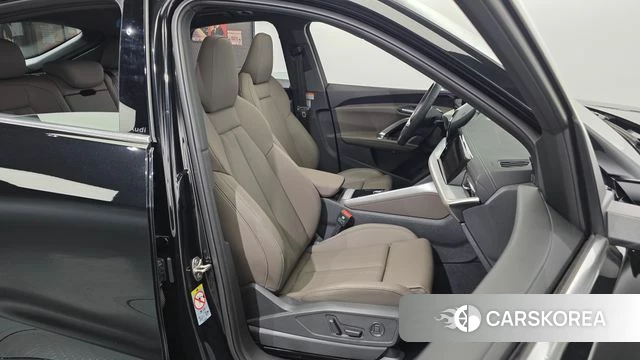 Audi Q5 (80A) 2025 Черный из Кореи, фото 3