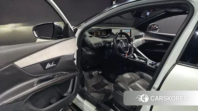 Peugeot 5008 second generation 2018 Белый из Кореи, фото 3