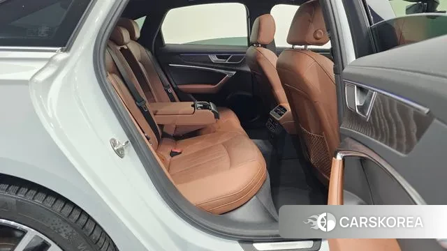 Audi A6 (C8) 2023 Белый из Кореи, фото 3