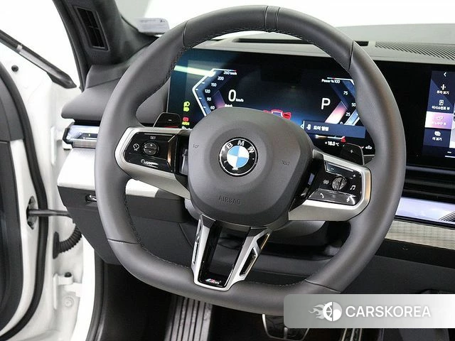 BMW 5 Series (G60) 2025 Белый из Кореи, фото 3