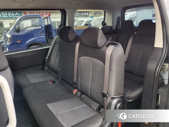 Hyundai Staria 2023 Серый из Кореи, фото 3