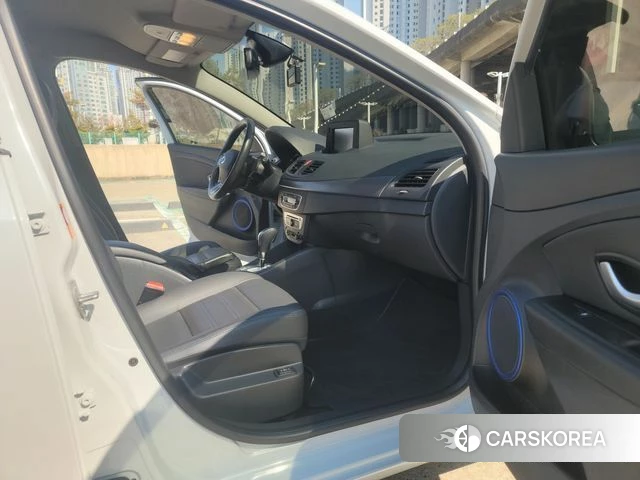 Renault Korea (Samsung) SM3 Z.E. 2019 Жемчужный цвет из Кореи, фото 3