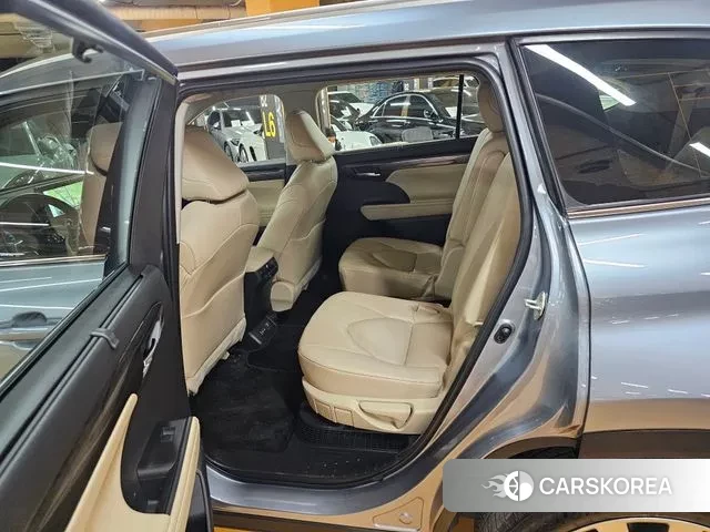 Toyota Highlander 4th Generation 2023 Серебряный из Кореи, фото 3