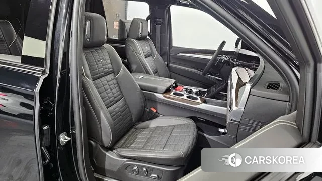 Cadillac Escalade 5th Generation 2025 Черный из Кореи, фото 3