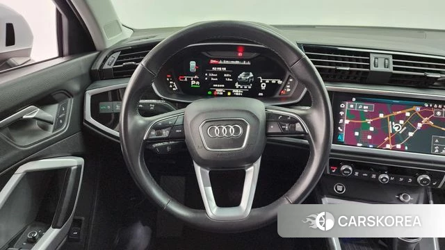 Audi Q3 (F3) 2022 Белый из Кореи, фото 3
