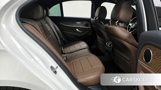 Mercedes-Benz E-Class W213 2021 Белый из Кореи, фото 3