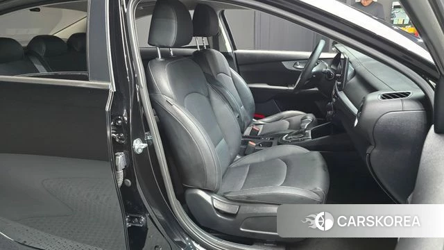 Kia The New K3 2nd generation 2022 Черный из Кореи, фото 3