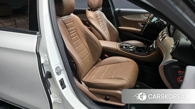 Mercedes-Benz E-Class W213 2018 Белый из Кореи, фото 3