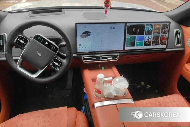 Ideal car Ideal L8 2023 Серебристо-серый из Китая, фото 3