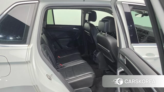 Volkswagen Tiguan second Generation 2019 Белый из Кореи, фото 3