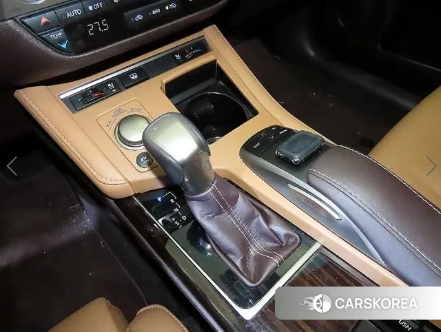 Lexus New ES300h 2018 Белый из Кореи, фото 3