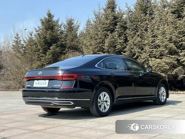 Volkswagen Passat 2022 Черный из Китая, фото 3