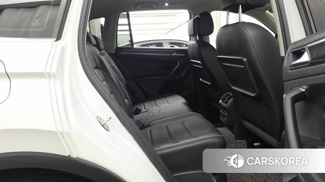 Volkswagen Tiguan second Generation 2020 Белый из Кореи, фото 3