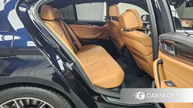 BMW 5 Series (G30) 2022 Черный из Кореи, фото 3