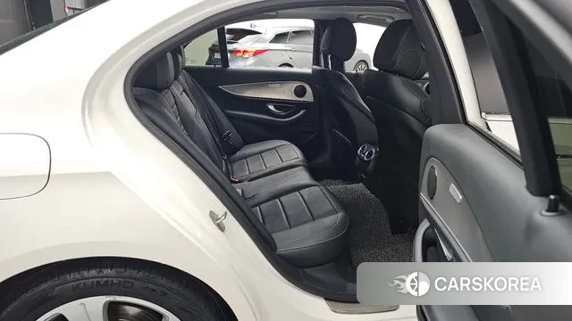 Mercedes-Benz E-Class W213 2018 Белый из Кореи, фото 3