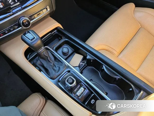 Volvo V90 Cross-Country 2020 Серебристо-серый из Кореи, фото 3