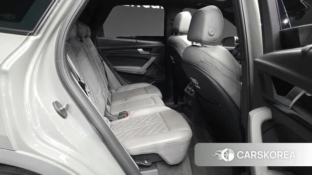 Audi SQ5 (FY) 2021 Серебристо-серый из Кореи, фото 3