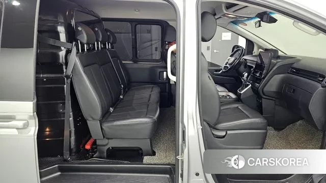 Hyundai Staria 2021 Серебряный из Кореи, фото 3