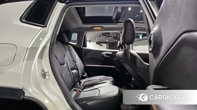 Jeep Compass 2nd Generation 2019 Белый из Кореи, фото 3