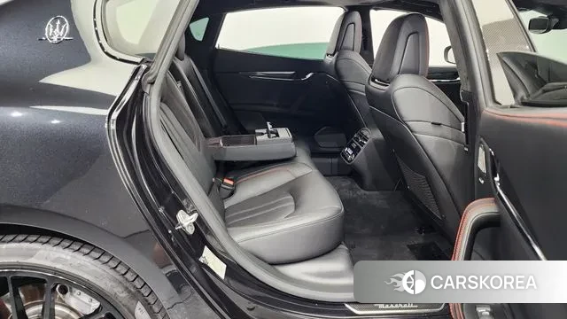 Maserati Quattroporte 2018 Черный из Кореи, фото 3