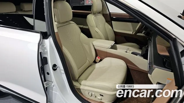 Hyundai Grandeur Hybrid (GN7) 2023 Белый из Кореи, фото 3