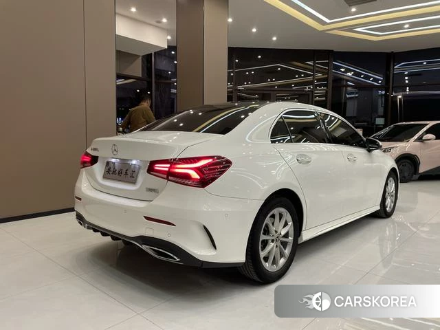 Mercedes-Benz Class A 2022 Белый из Китая, фото 3